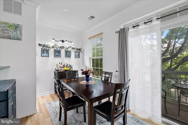 Herndon, VA 20171,13052 MARCEY CREEK RD #13052