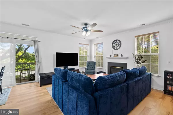 Herndon, VA 20171,13052 MARCEY CREEK RD #13052