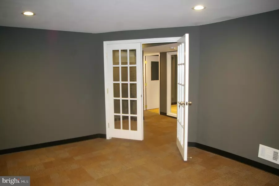 9913 GEORGIA AVE #UNIT B, Silver Spring, MD 20902
