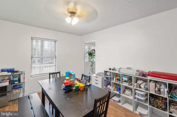 Cross Junction, VA 22625,308 LAUREL DR