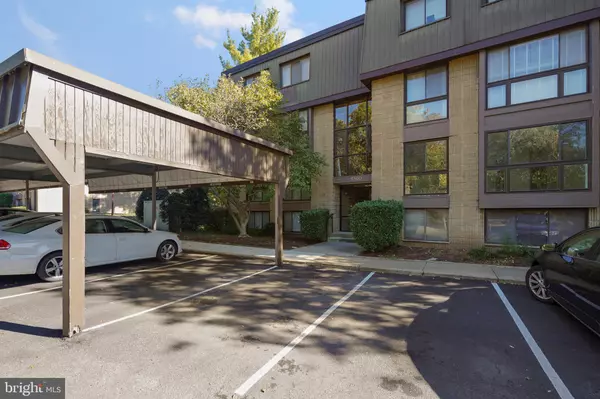 Alexandria, VA 22304,5160 MARIS AVE #201