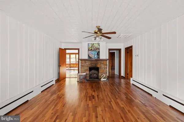 Front Royal, VA 22630,1494 BENNYS BEACH RD