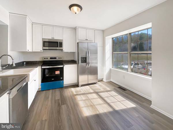 Manassas, VA 20111,8524 CHARNWOOD CT