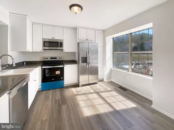 Manassas, VA 20111,8524 CHARNWOOD CT