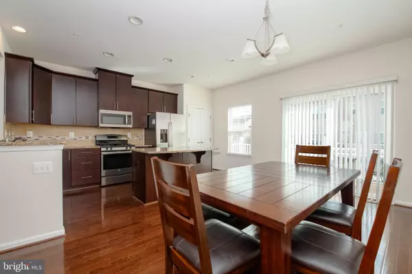 Elkridge, MD 21075,7326 SUMMIT ROCK RD