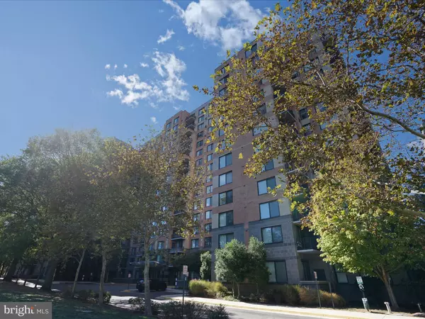 Alexandria, VA 22303,2451 MIDTOWN AVE #801