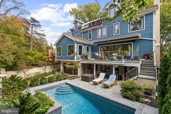 5152 LINNEAN TER NW, Washington, DC 20008