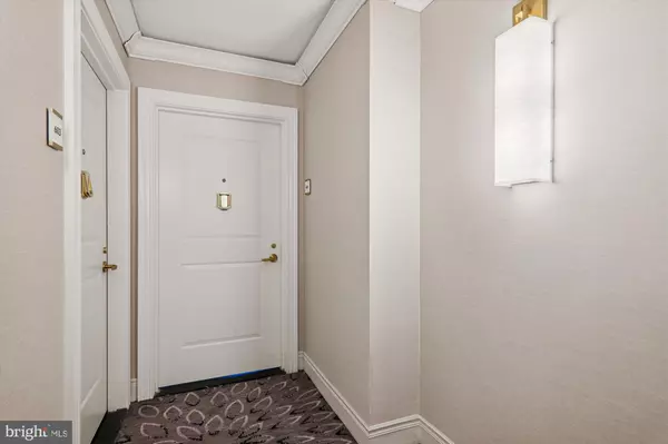 Chevy Chase, MD 20815,4601 N PARK AVE N #604