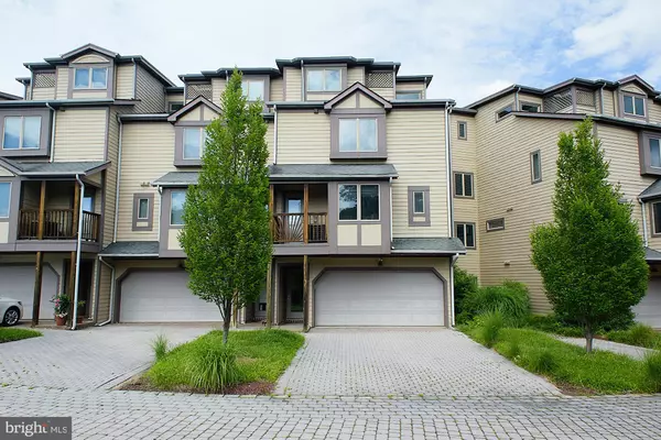 Annapolis, MD 21403,7025 CHESAPEAKE HARBOUR DR #18B