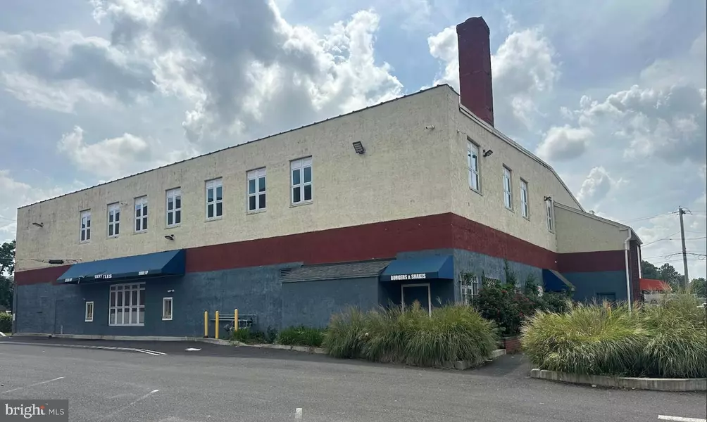 801-811 SPROUL ST, Chester, PA 19013