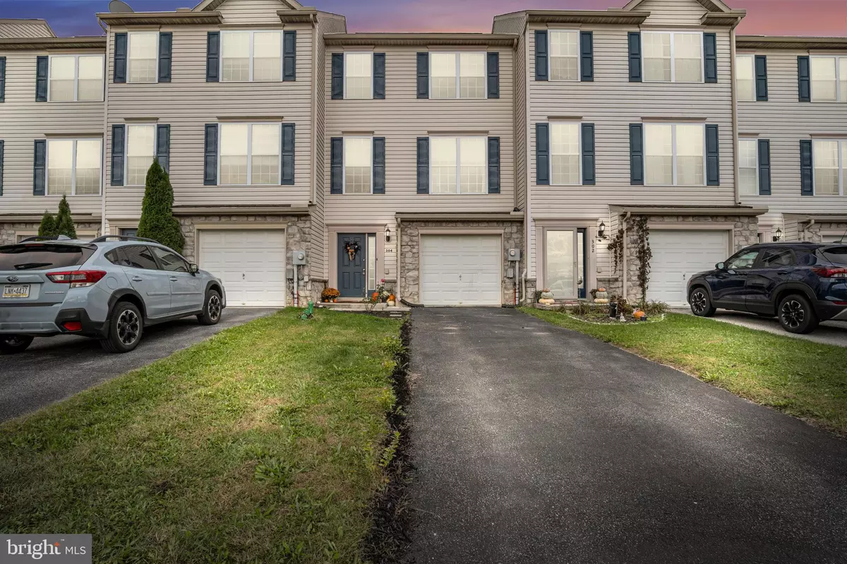 York, PA 17408,304 MESA LN