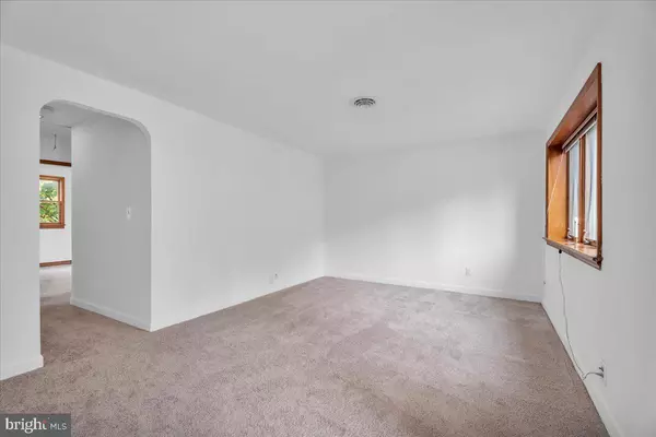 Barrington, NJ 08007,411 ALBANY AVE