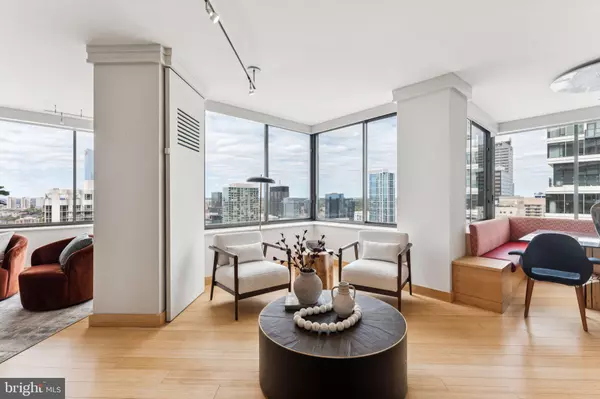 Philadelphia, PA 19103,202-10 W RITTENHOUSE SQ #2703-04