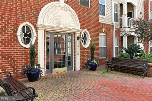 Alexandria, VA 22304,5108 DONOVAN DR #303