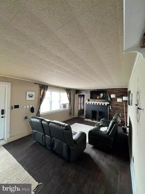 Crisfield, MD 21817,114 HALL HWY