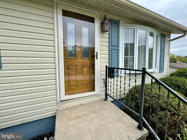 Windsor, PA 17366,37 1ST ST