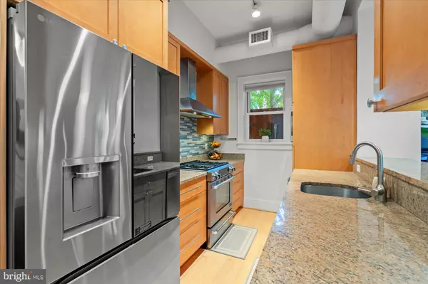 Washington, DC 20009,1817 SWANN ST NW #B