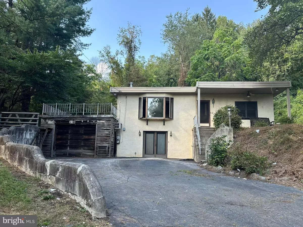 Aston, PA 19014,305 CROZERVILLE RD