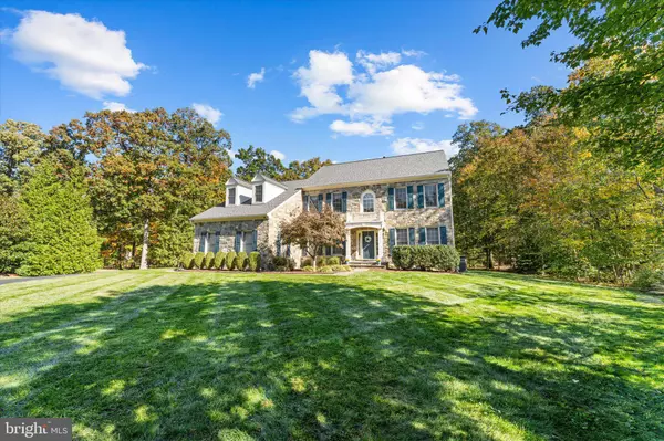 Clifton, VA 20124,6401 NOBLE ROCK CT