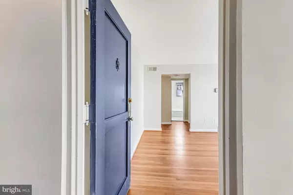 Arlington, VA 22209,1404 12TH ST N #32