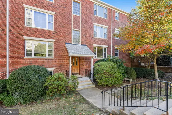 Arlington, VA 22209,1404 12TH ST N #32