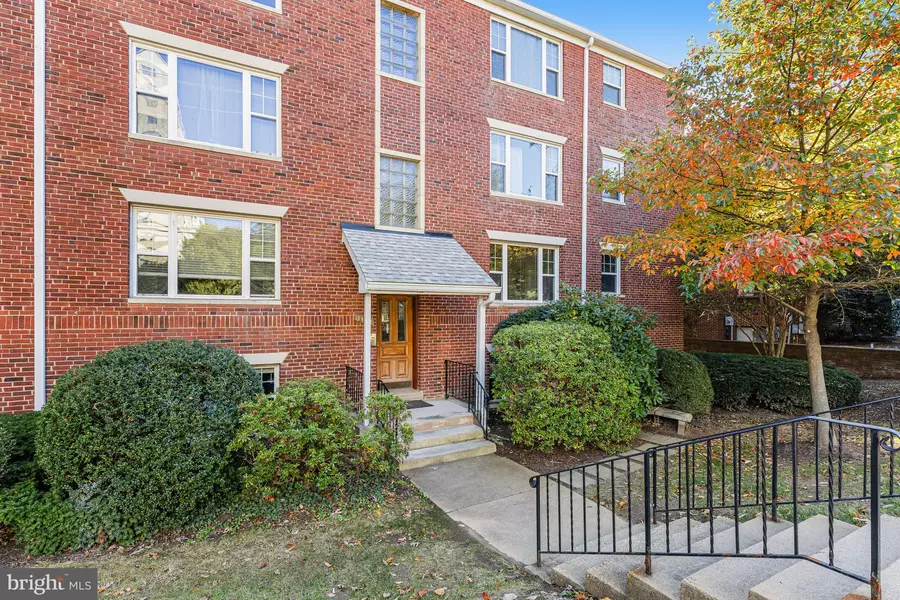 1404 12TH ST N #32, Arlington, VA 22209
