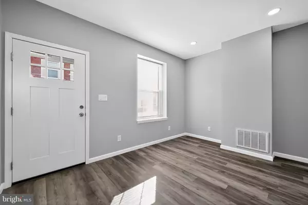 Philadelphia, PA 19140,4516 N MOLE ST