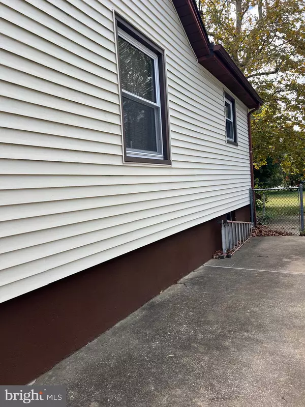 West Deptford, NJ 08093,948 DOVER RD