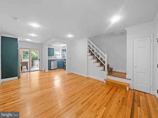 Alexandria, VA 22301,423 MOUNT VERNON AVE