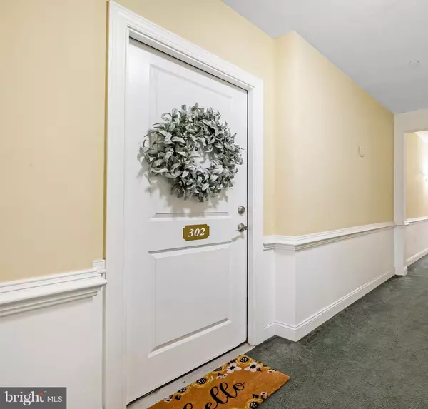 Haddonfield, NJ 08033,30 KINGS CT #302