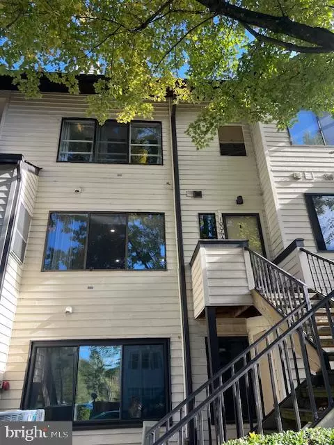 Gaithersburg, MD 20886,10064 HELLINGLY PL #267