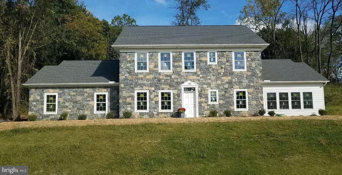 130 WOODBRIAR DR, Chambersburg, PA 17202