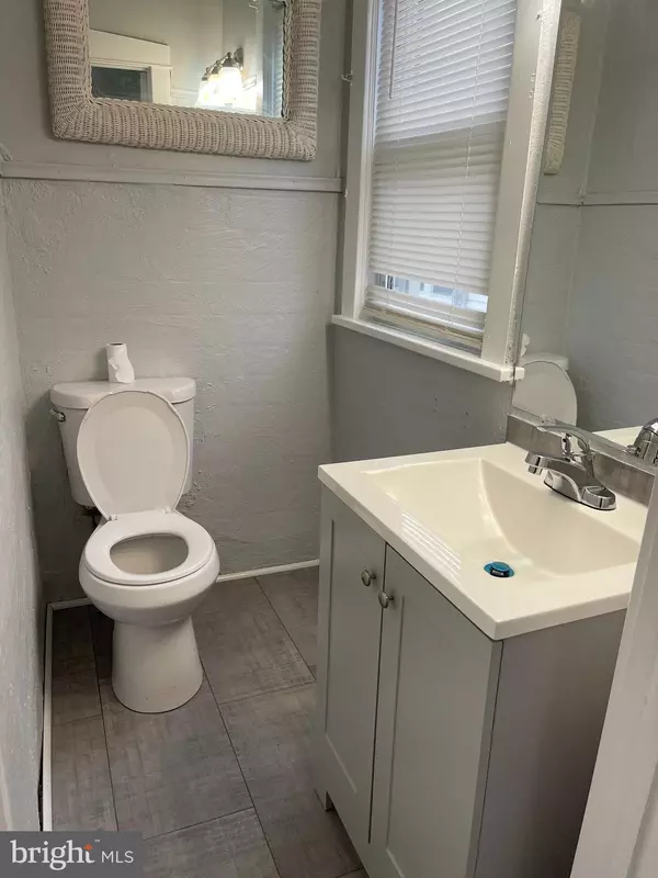 Oaklyn, NJ 08107,107 ELM AVE