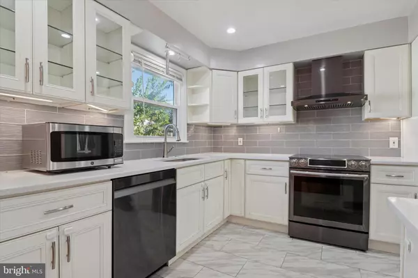 Claymont, DE 19703,318 ASHBOURNE RD