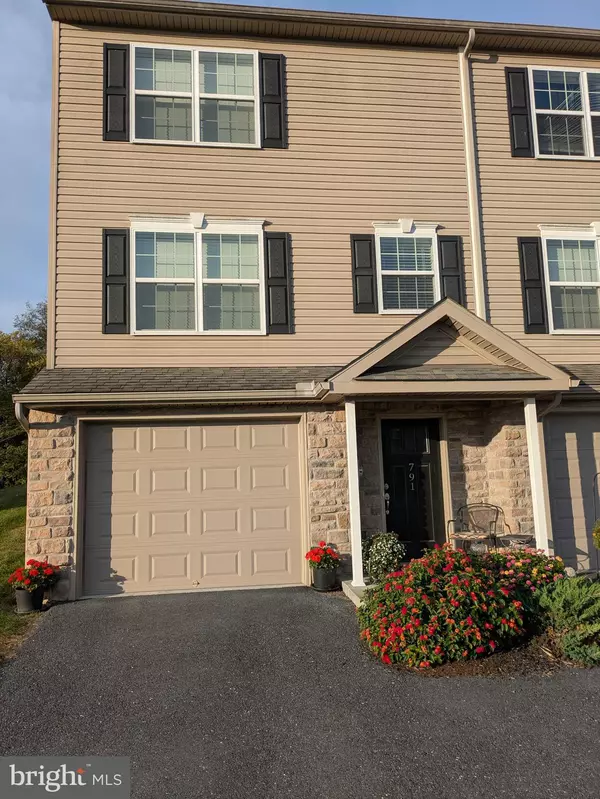 791 GREGS DR, Harrisburg, PA 17111