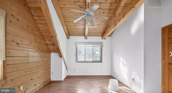 Great Cacapon, WV 25422,375 MOSS HILL CT