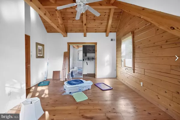 Great Cacapon, WV 25422,375 MOSS HILL CT