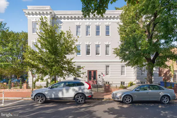 133 7TH ST SE #10, Washington, DC 20003