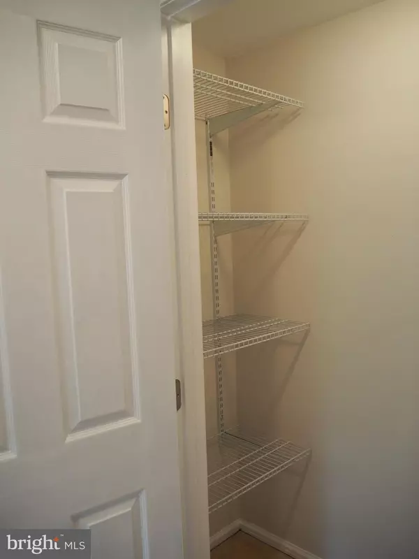 Sterling, VA 20165,4 DULANY CT