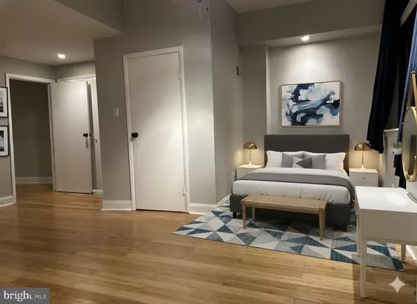 Philadelphia, PA 19106,114 N 3RD ST #2