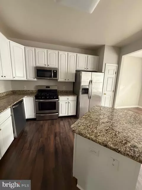 Sicklerville, NJ 08081,97 COLTS NECK DR