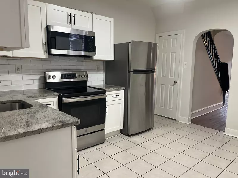 725 W LUZERNE ST, Philadelphia, PA 19140