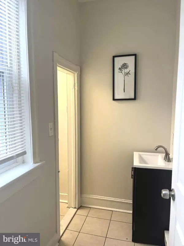 Philadelphia, PA 19140,725 W LUZERNE ST