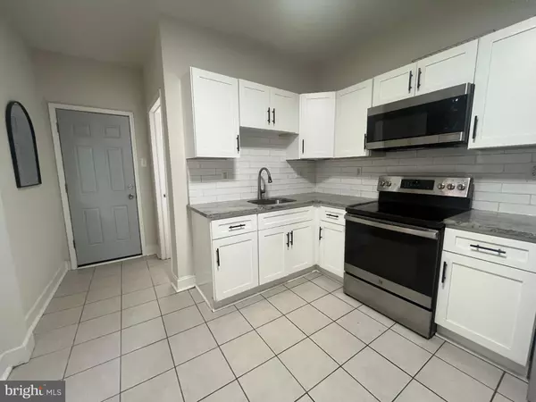 Philadelphia, PA 19140,725 W LUZERNE ST