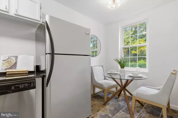 Arlington, VA 22201,1909 N RHODES ST #25