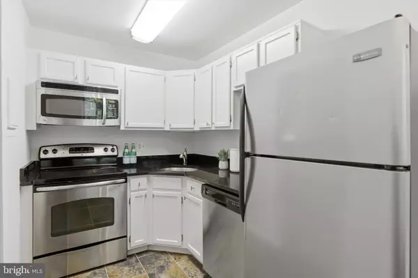 Arlington, VA 22201,1909 N RHODES ST #25