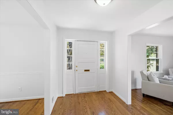 Fairfax, VA 22031,3118 BARNARD CT