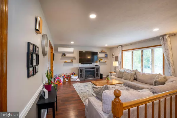 State College, PA 16801,301 GOLDFINCH DR