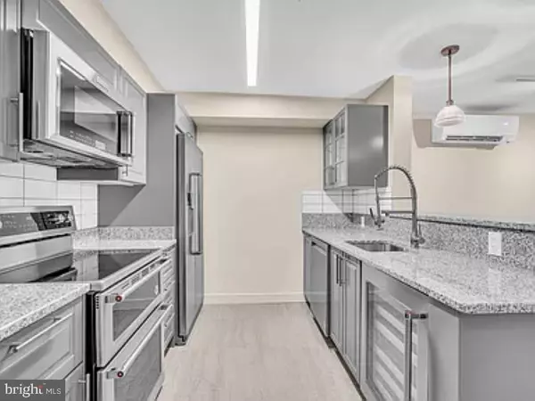 Washington, DC 20003,220 2ND ST SE #103