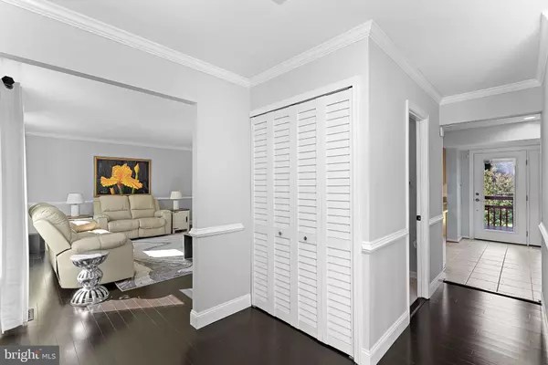 Great Falls, VA 22066,20017 GREAT FALLS FOREST DR